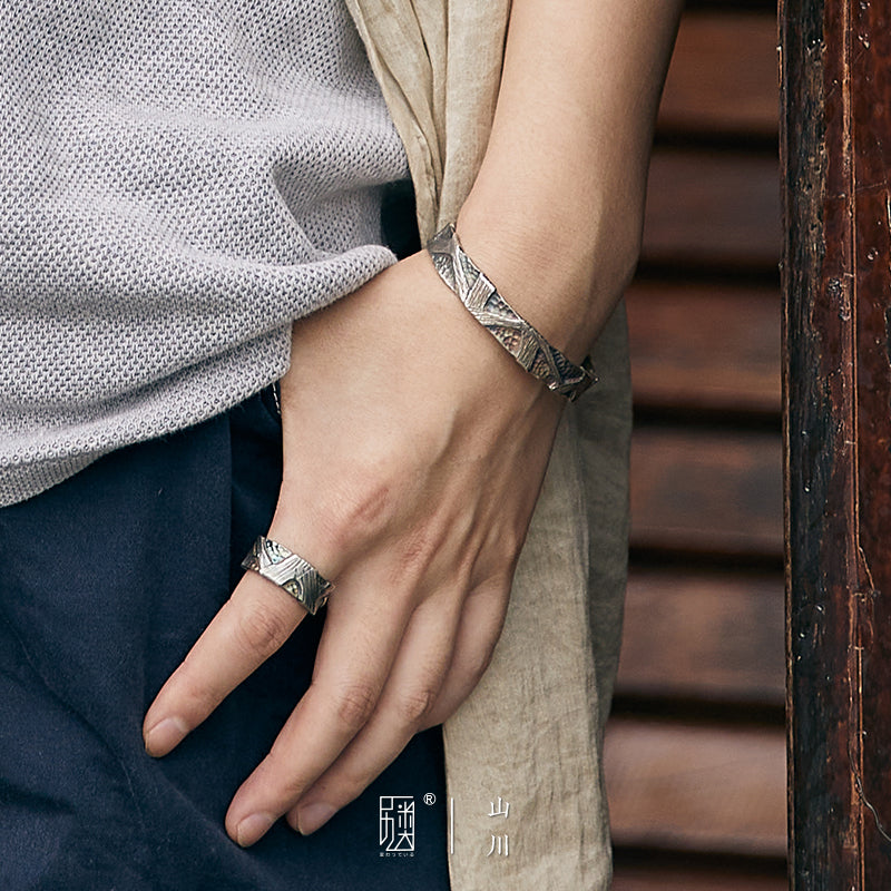 Mountain Range Ring